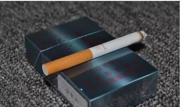 黃鶴樓游泳回歸，爺爺輩最喜愛的香煙品牌