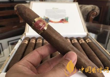 庫阿巴杰出雪茄圖片及口感品析 適合老茄客的一款雪茄！